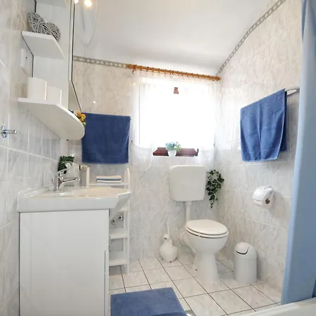 Spadici Mit 2 Schlafzimmern 300m Bis Zum Poreč