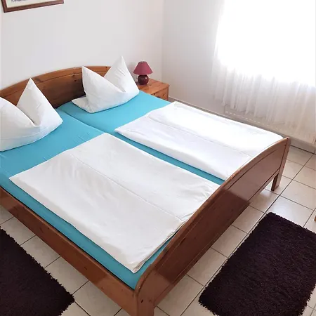 Daire Spadici Mit 2 Schlafzimmern 300m Bis Zum