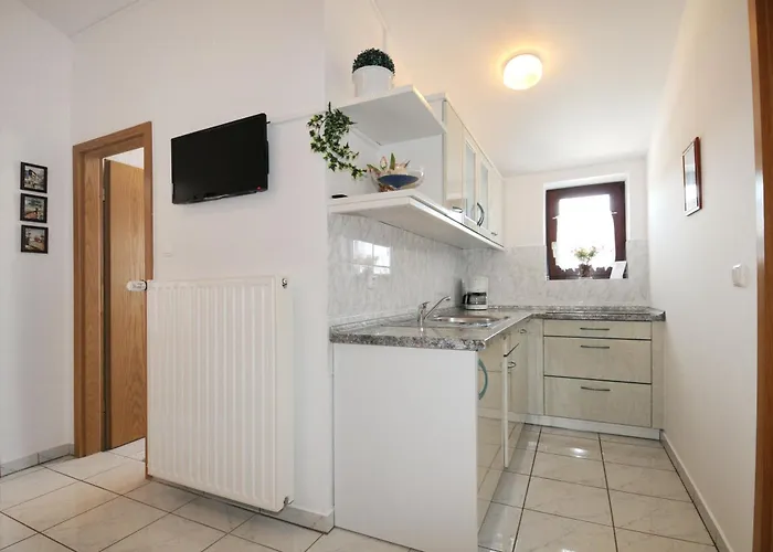 Spadici Mit 2 Schlafzimmern 300m Bis Zum * 波雷奇