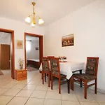 Apartment Spadici Mit 2 Schlafzimmern 300m Bis Zum