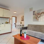 Apartment Spadici Mit 2 Schlafzimmern 300m Bis Zum Porec