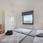 Spadici Mit 2 Schlafzimmern 300m Bis Zum * Porec