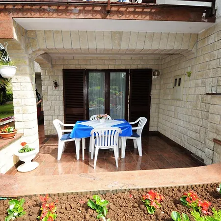 Spadici Mit 2 Schlafzimmern 300m Bis Zum * Πόρετς