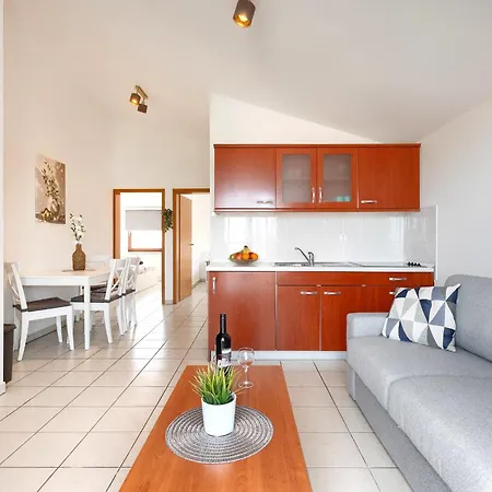 Spadici Mit 2 Schlafzimmern 300m Bis Zum * Porec