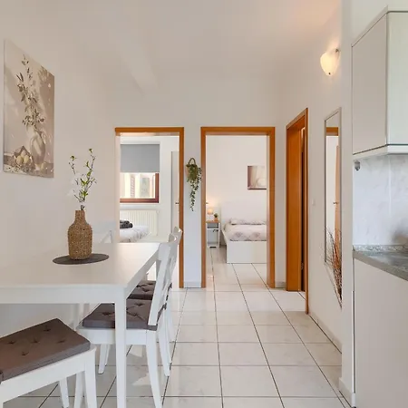 Apartman Spadici Mit 2 Schlafzimmern 300m Bis Zum