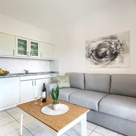 Apartman Spadici Mit 2 Schlafzimmern 300m Bis Zum