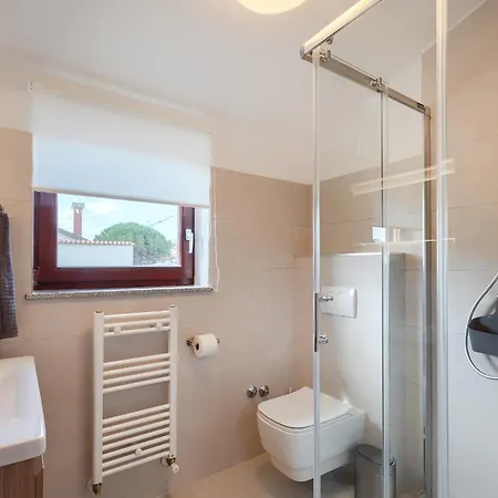 Spadici Mit 2 Schlafzimmern 300m Bis Zum Porec