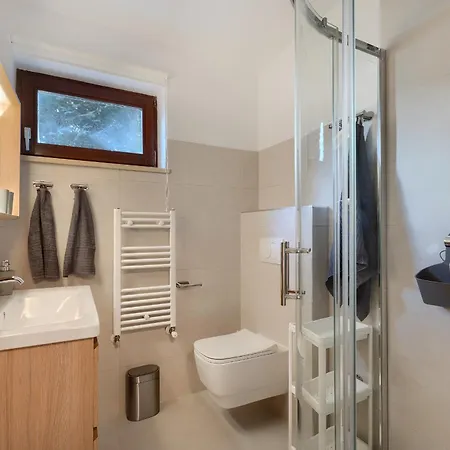 Spadici Mit 2 Schlafzimmern 300m Bis Zum Apartman *