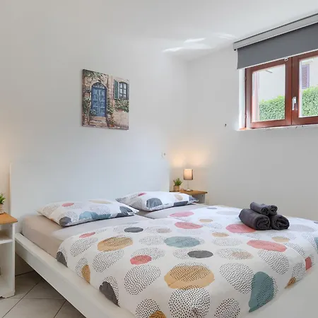 Spadici Mit 2 Schlafzimmern 300m Bis Zum * Porec