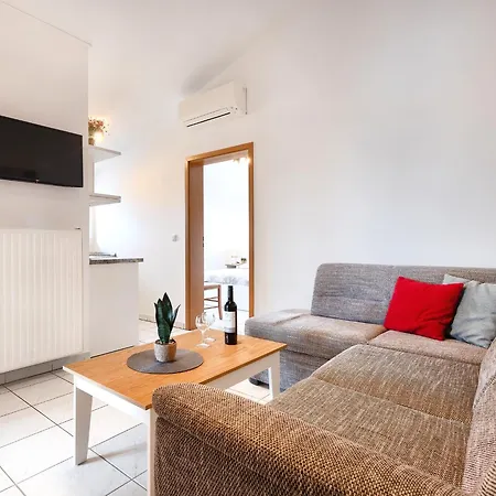 Apartment Spadici Mit 2 Schlafzimmern 300m Bis Zum
