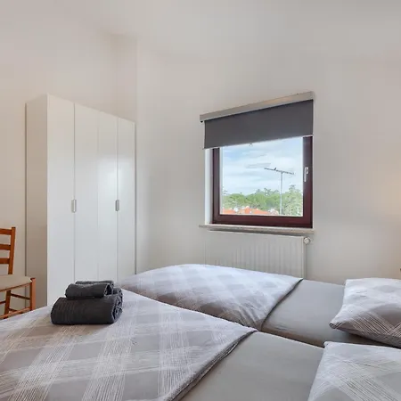 Spadici Mit 2 Schlafzimmern 300m Bis Zum * Porec