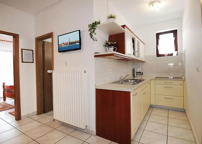 Spadici Mit 2 Schlafzimmern 300m Bis Zum 아파트 포레치