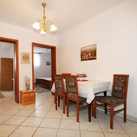 Apartment Spadici Mit 2 Schlafzimmern 300m Bis Zum