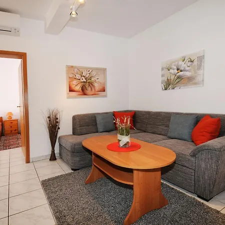 Spadici Mit 2 Schlafzimmern 300m Bis Zum * Porec