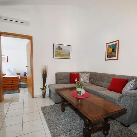 Spadici Mit 2 Schlafzimmern 300m Bis Zum Apartment Porec